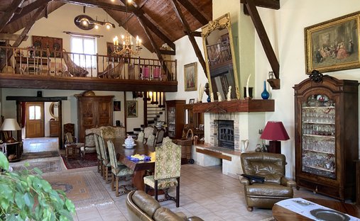 Elegant 18th Century Manor With Towers In The Heart Of Gascony