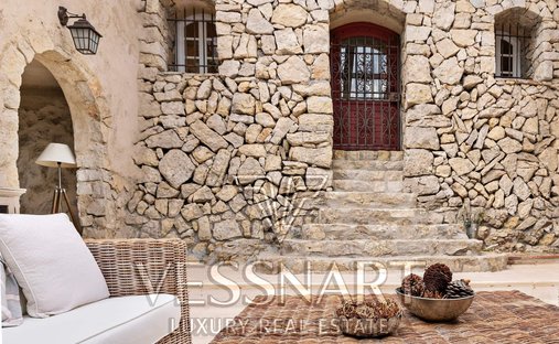 Villa in Le Bar-sur-Loup, Provence-Alpes-Côte d'Azur, France 1