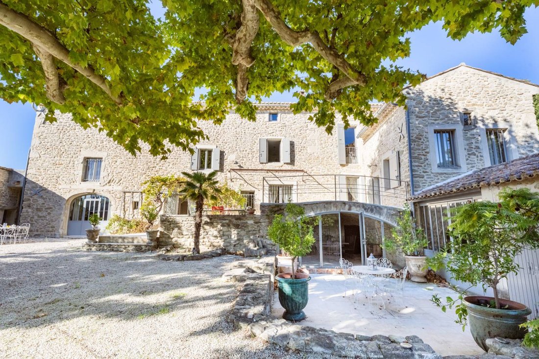 Estate in Grignan, Auvergne-Rhône-Alpes, France 3 - 16130475