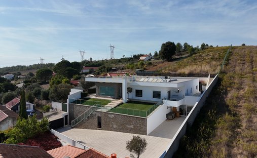 Villa in Carvoeira e Carmoes, Lisbon, Portugal 1