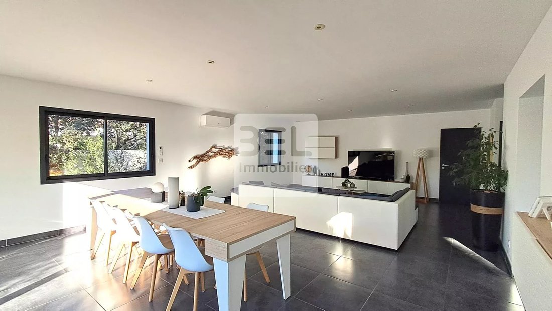Villa in Arrondissement of Nimes, Occitania, France 3 - 16461395