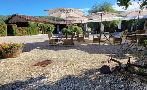 Castle for Sale in Prayssac, Occitanie, France