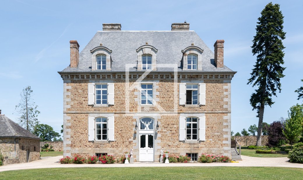 Castle for Sale in Mézières-sur-Couesnon, Brittany, France