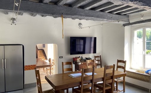 The Aristocratic Chateau Of Beechwood