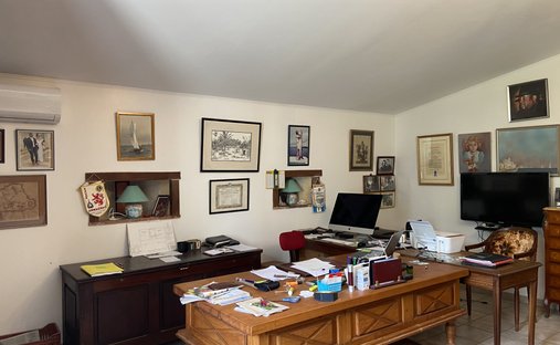 Elegant 18th Century Manor With Towers In The Heart Of Gascony