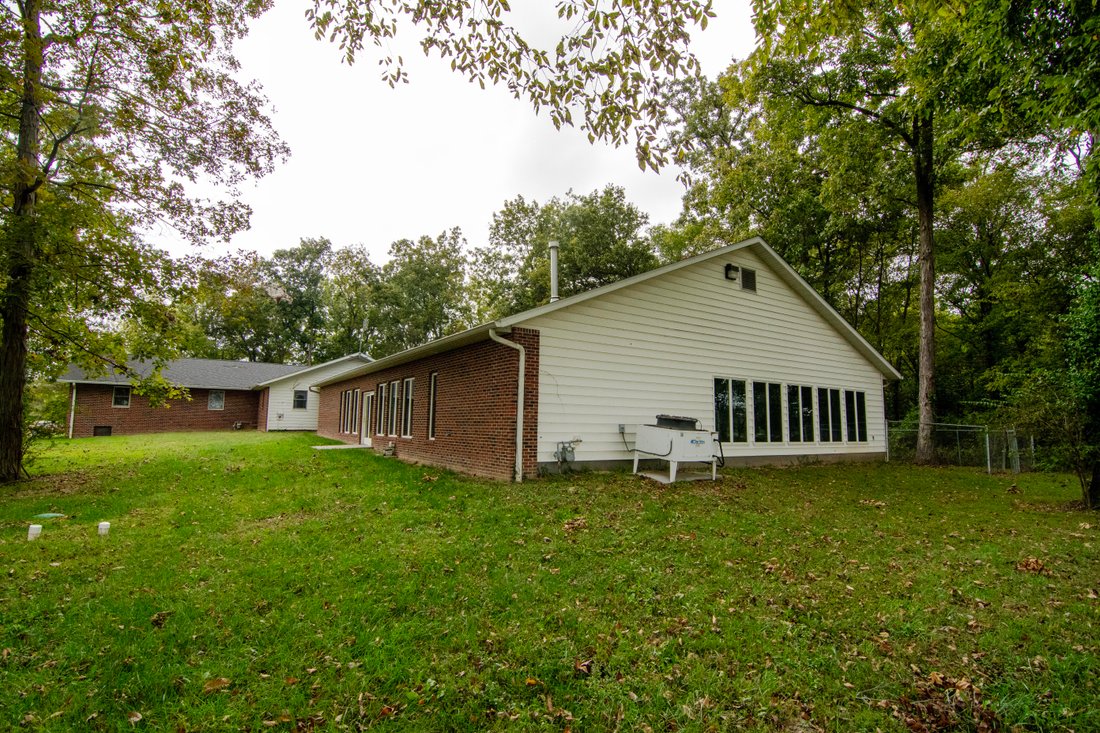 House in Murphysboro, Illinois, United States 4 - 16462373