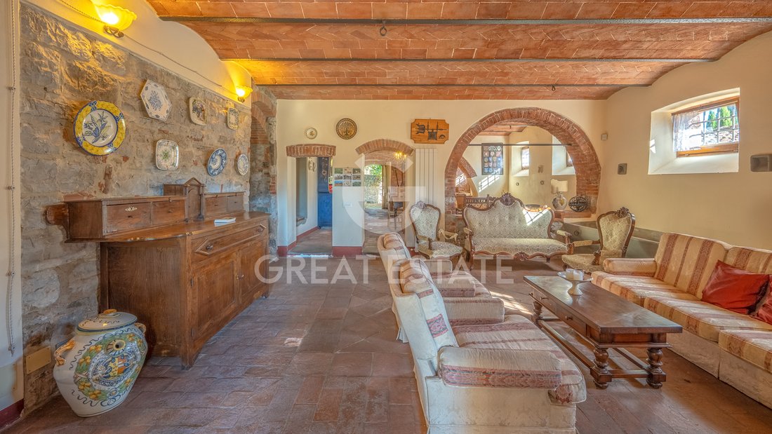 Estate in Gaiole in Chianti, Tuscany, Italy 2 - 16463191