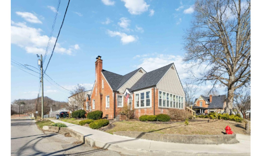 7 Bedrooms Historical In Barbourville, Kentucky, United States For Sale ...