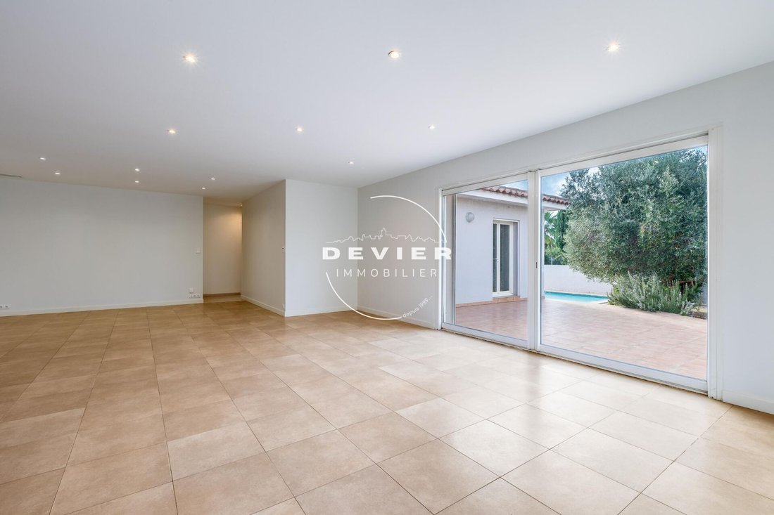 Villa in Saint-Genies-des-Mourgues, Occitania, France 3 - 12702849