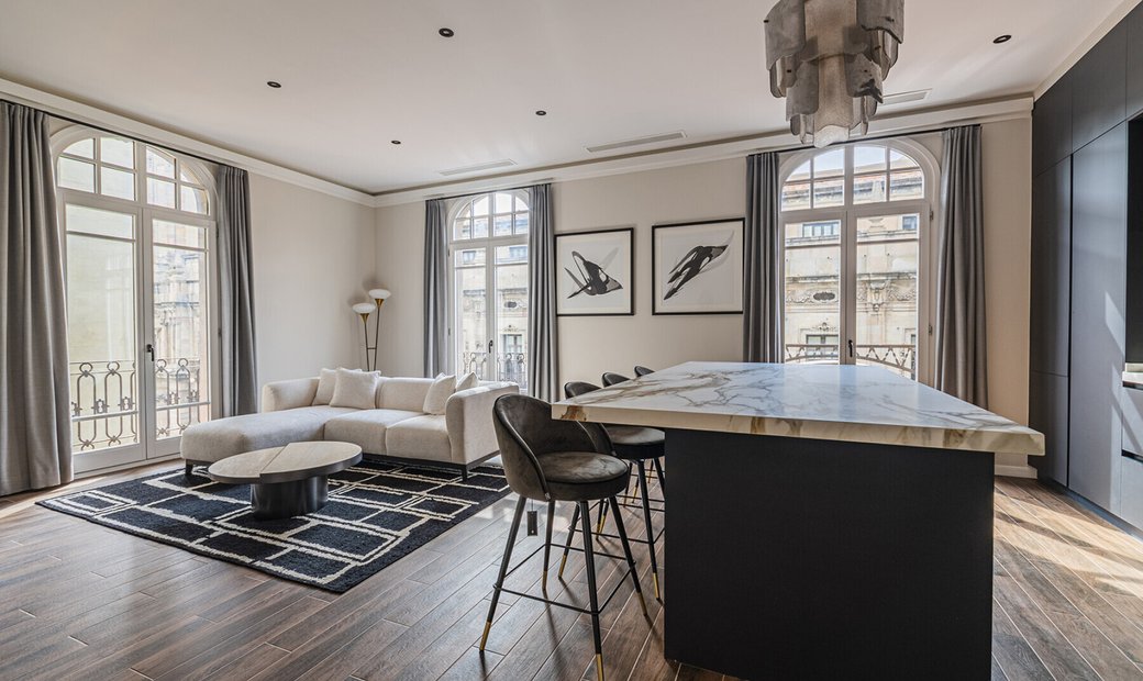 Extraordinary Corner Apartment On High Floor In Ciutat Vella Barcelona Photo Inspiration