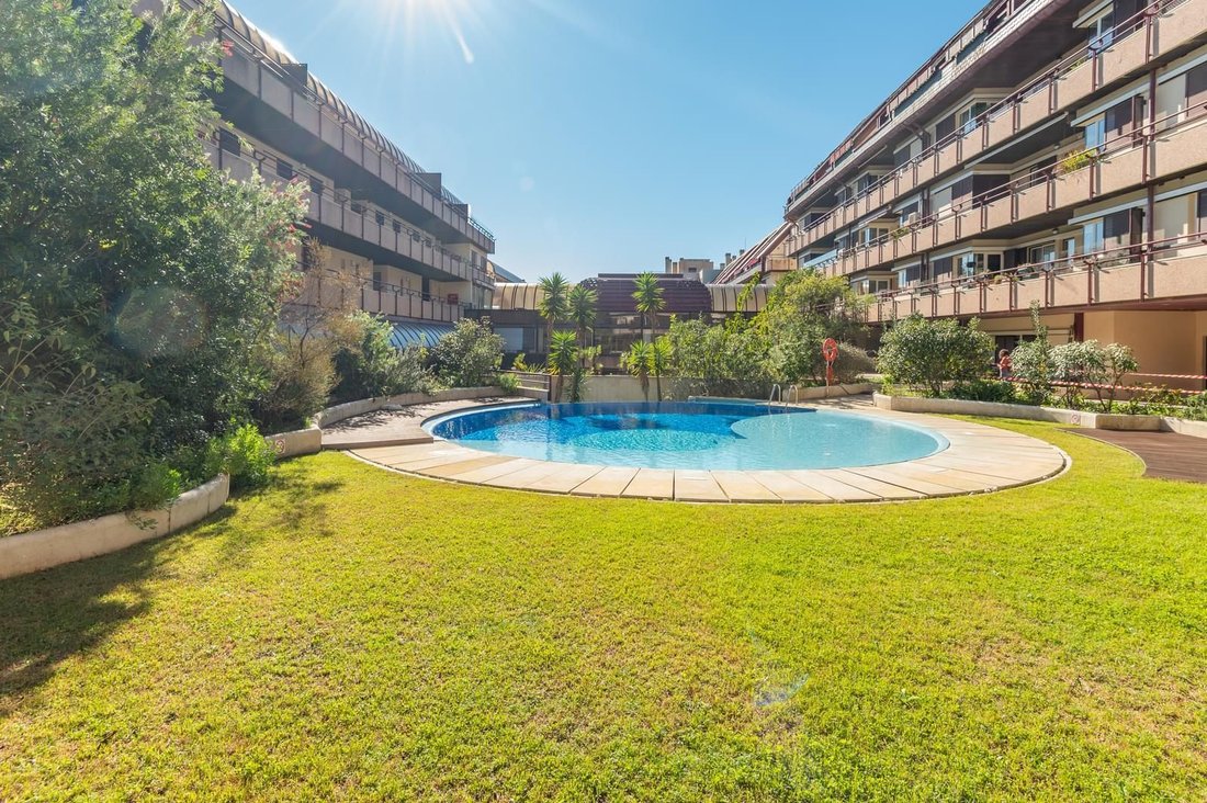Apartment in Estoril, Cascais e Estoril, Lisbon 1 - 16465735
