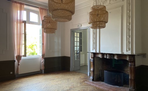 Elegant 18th Century Manor With Towers In The Heart Of Gascony