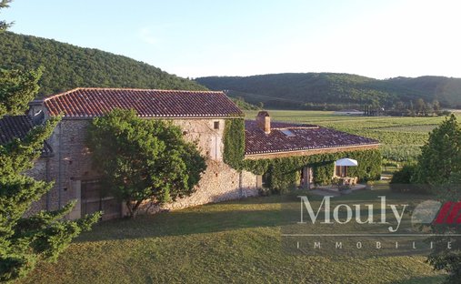 Castle for Sale in Prayssac, Occitanie, France