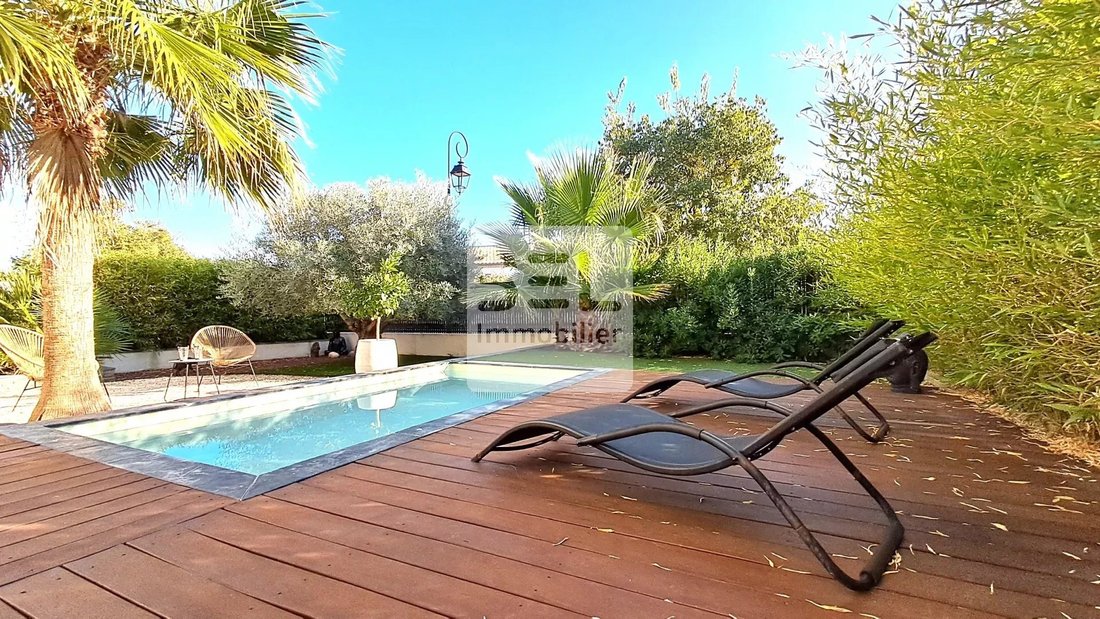 Villa in Arrondissement of Nimes, Occitania, France 1 - 16461395