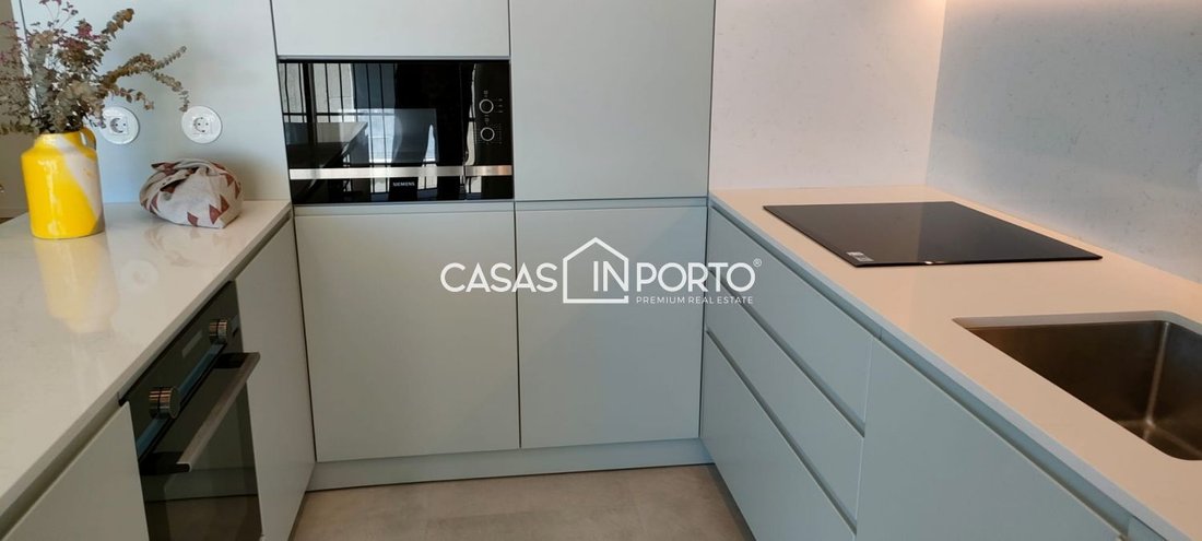 Apartment in Mafamude e Vilar do Paraiso, Porto District, Portugal 5 - 16461028