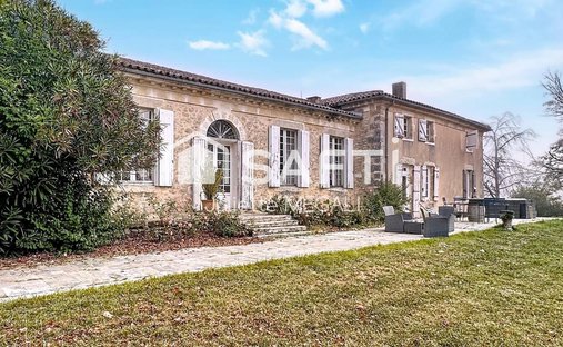 House in Sauveterre-de-Guyenne, Nouvelle-Aquitaine, France 1
