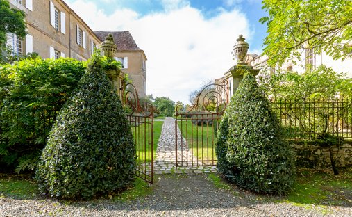 For Sale Stunning Chateau In Private Location, Close To Aignan