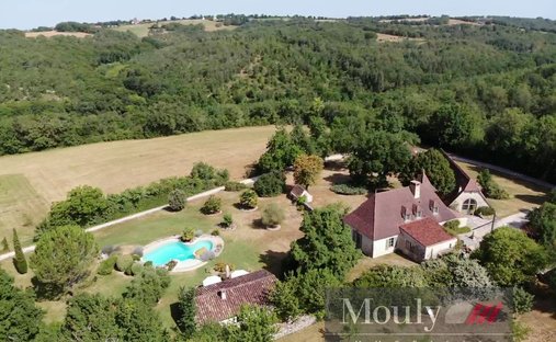 Estate in Seniergues, Occitania, France 1