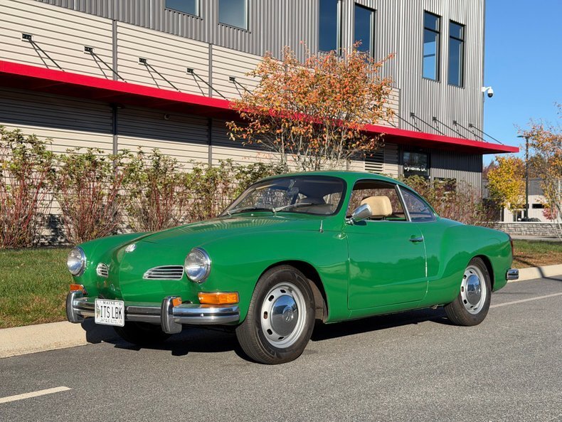 Coupe in Scarborough, United States 1 - 16464617
