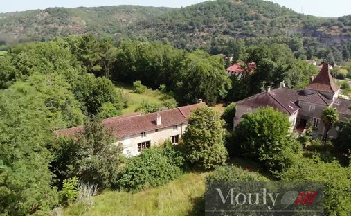 Castle for Sale in Luzech, Occitanie, France