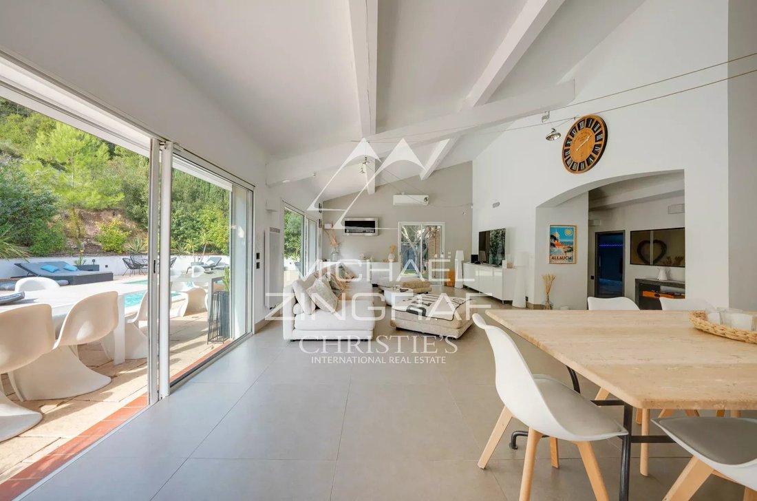 Villa in Golf-Embus-Enco de Botte-Bellons, Allauch, France 3 - 16461507