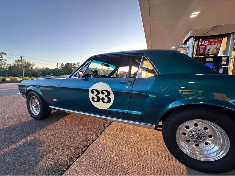 Coupe in Glendale, United States 3 - 16464677