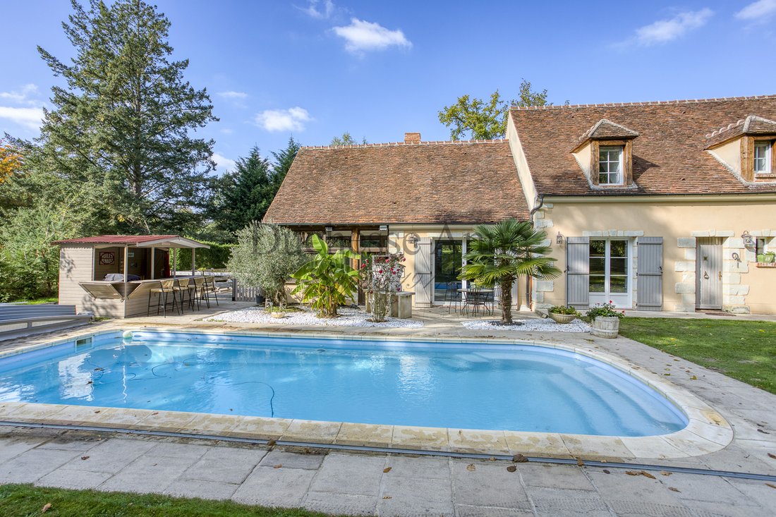 House in Montfort-l'Amaury, Ile-de-France, France 2 - 16417047