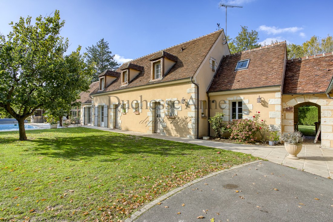 House in Montfort-l'Amaury, Ile-de-France, France 3 - 16417047