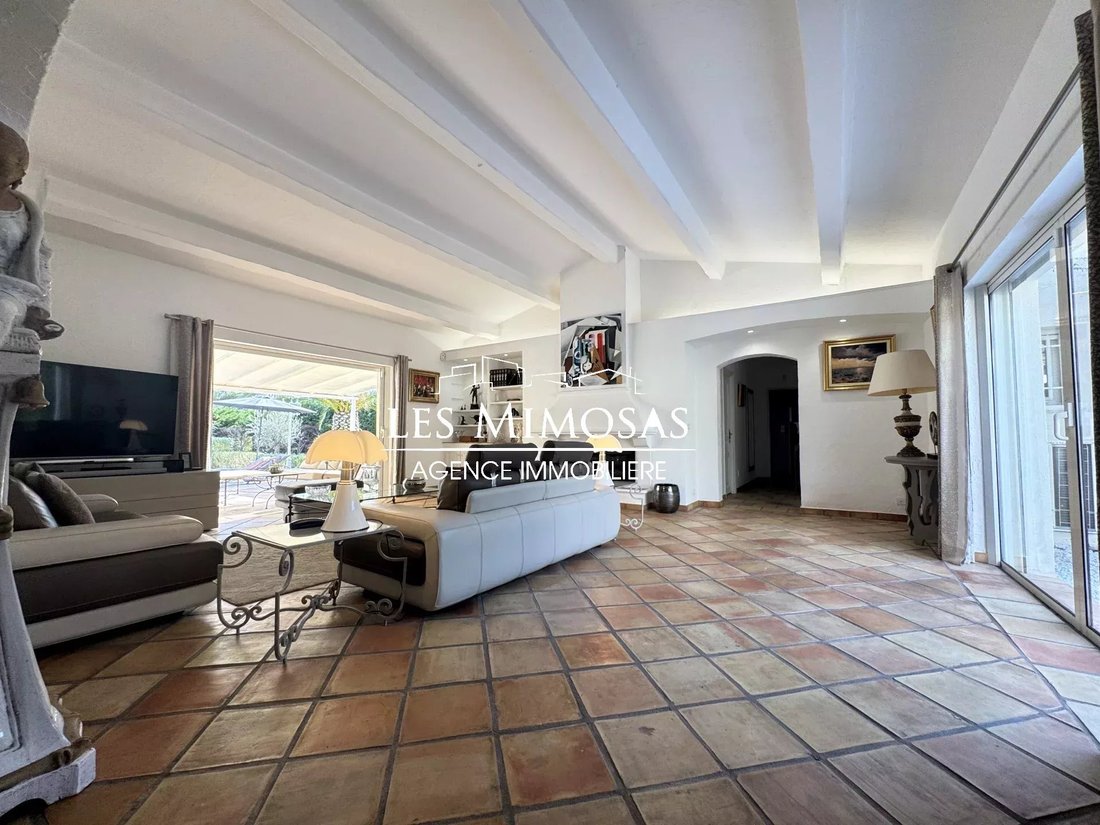 Estate in La Bouverie, Roquebrune-sur-Argens, France 3 - 16415862