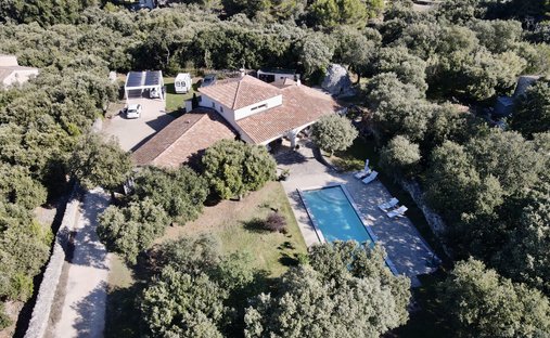 Villa in Venasque, Provence-Alpes-Côte d'Azur, France 1