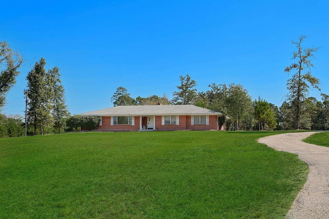 House in Huntsville, Texas, United States 1 - 16462927