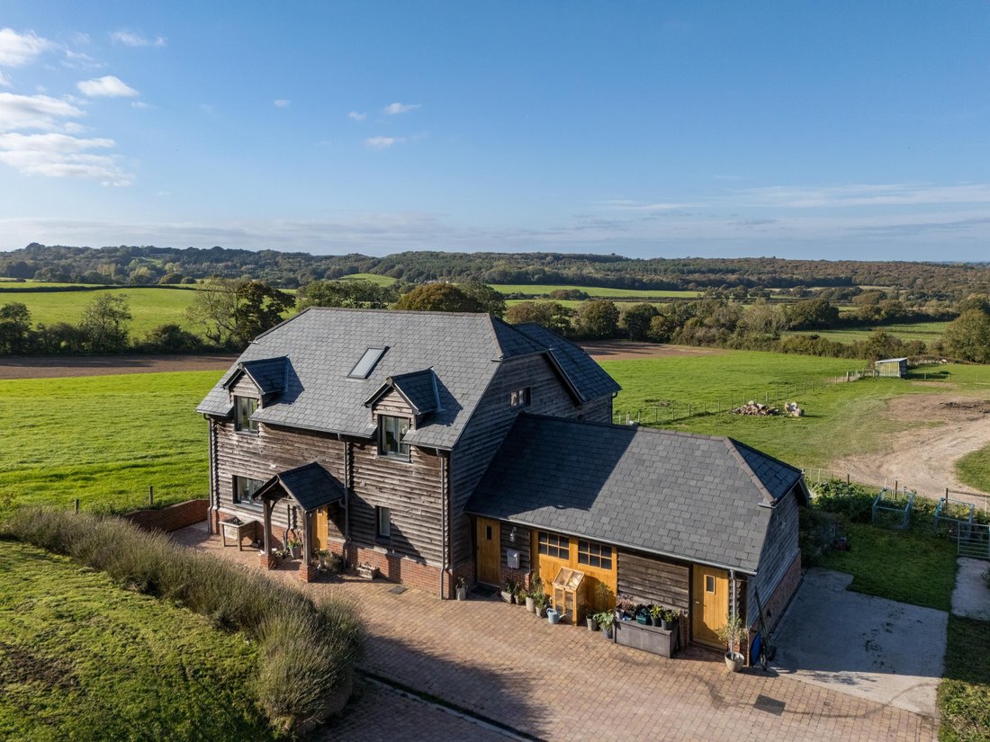 Farm Ranch in Isle of Wight, England 2 - 16463164