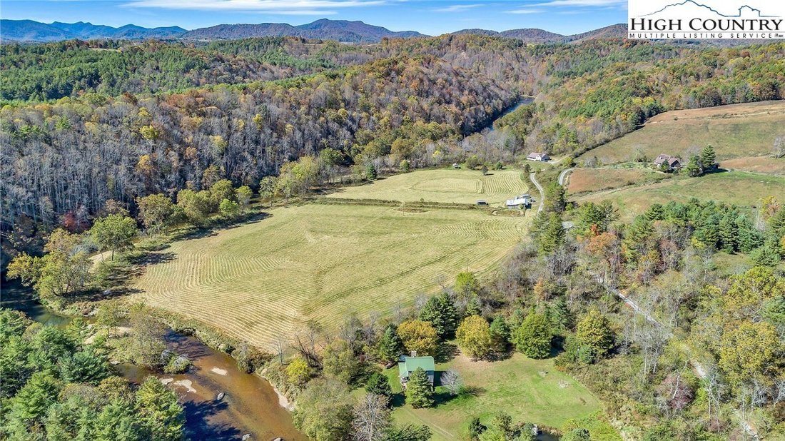 House in Crumpler, North Carolina, United States 1 - 16462864