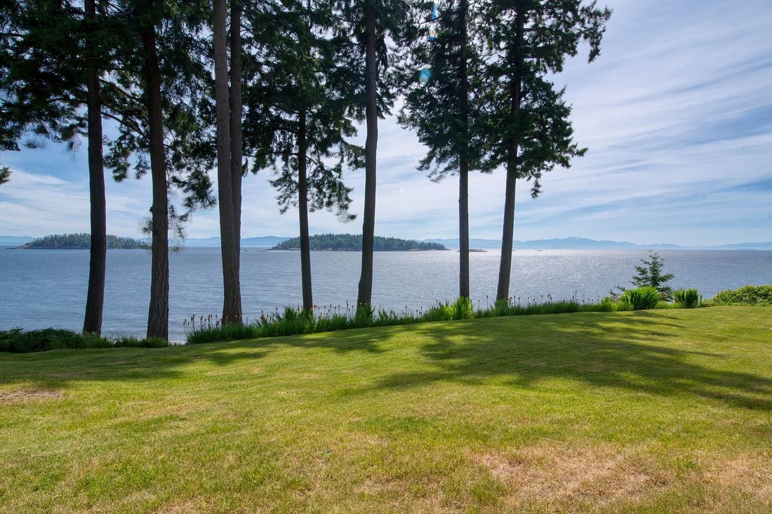 Sechelt, British Columbia, Canada 5 - 16464825