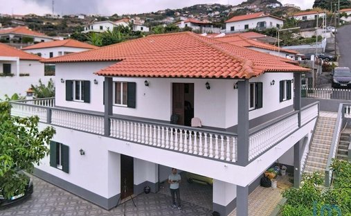 Townhouse in Santa Cruz, Madeira, Portugal 1