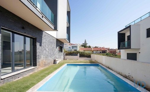Townhouse in Odivelas, Lisbon, Portugal 1