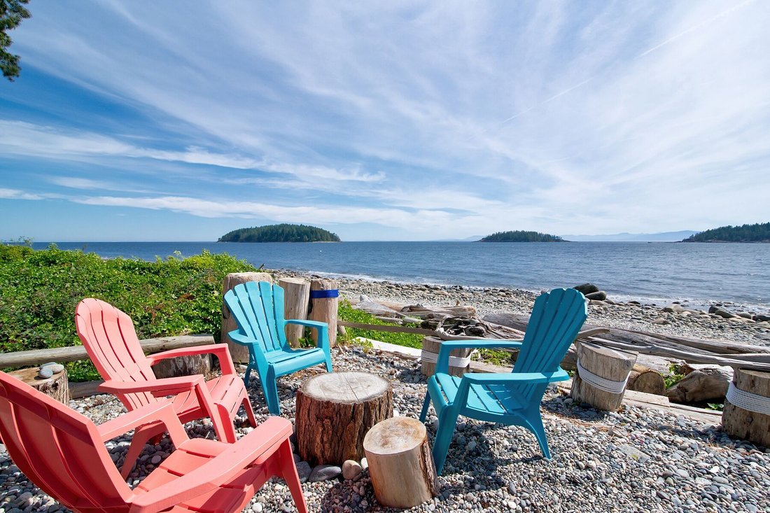 Sechelt, British Columbia, Canada 1 - 16464825