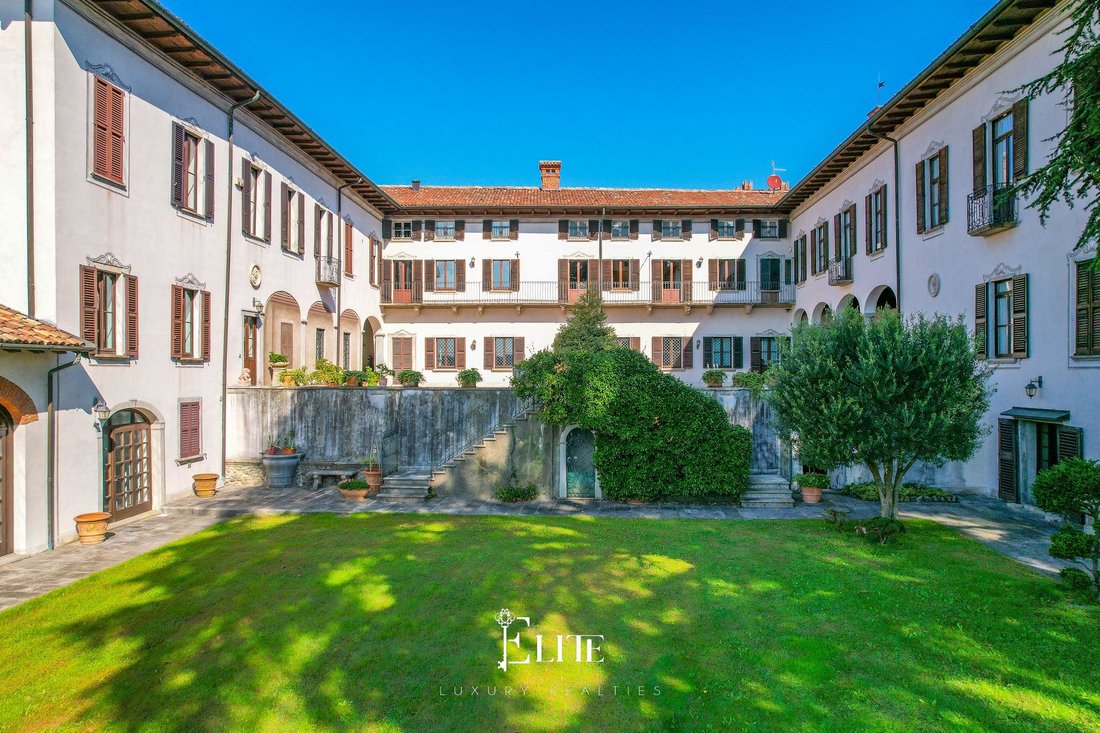 Villa in Daverio, Lombardy, Italy 2 - 16464892