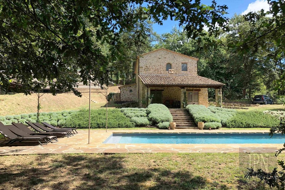 Villa in Umbertide, Umbria, Italy 1 - 16465141