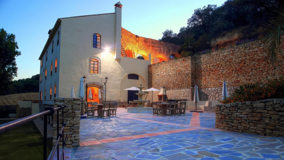 Estate in Setenil de las Bodegas, Andalusia, Spain 1 - 16465408