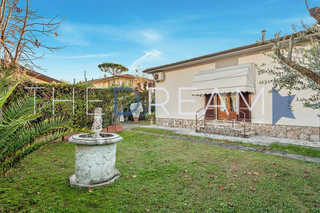 Villa in Center, Forte dei Marmi, Tuscany 4 - 16466319
