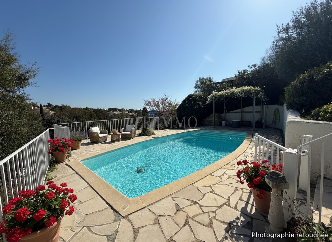 Villa in Les Issambres, Roquebrune-sur-Argens, France 2 - 16469461