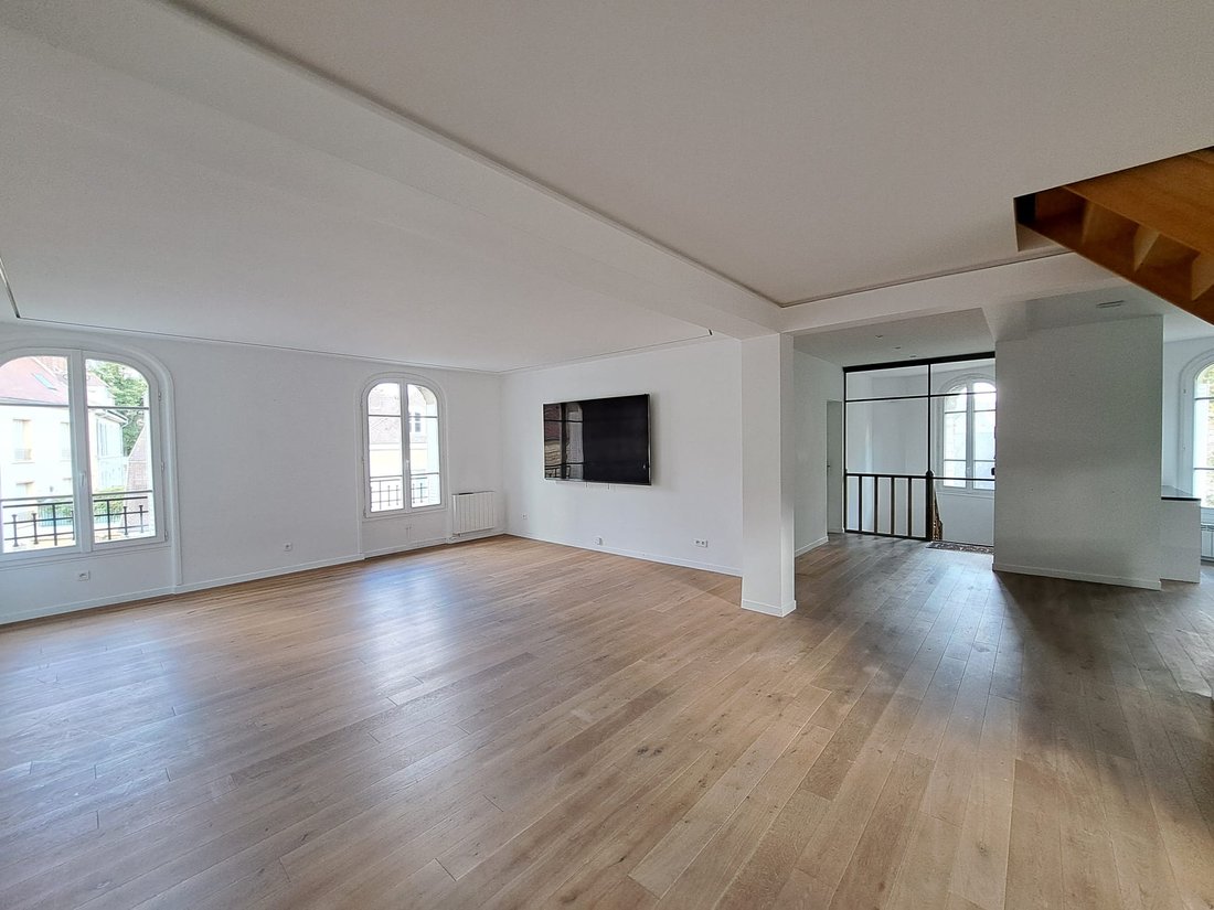 Apartment in Senlis, Hauts-de-France, France 1 - 16467913