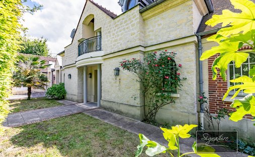 House in Nogent-Cassan, L'Isle-Adam, France 1