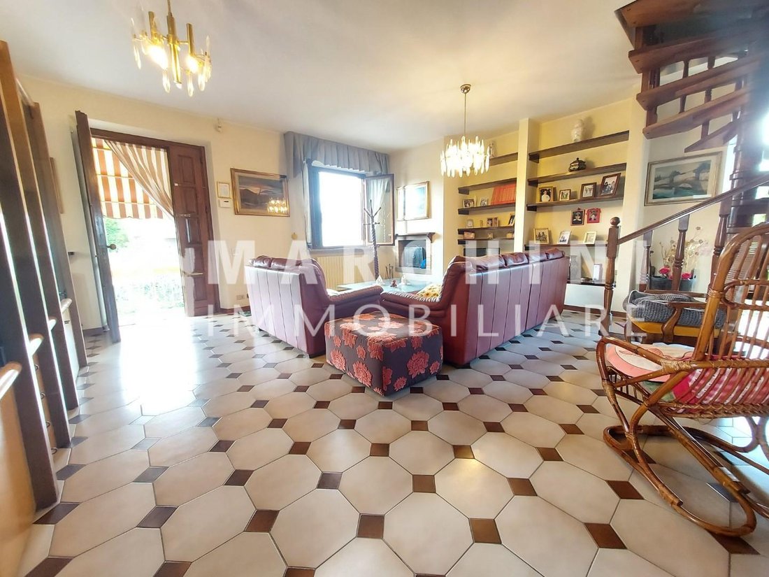 Villa in Pieve di Brancoli, Lucca, Tuscany 1 - 16466703