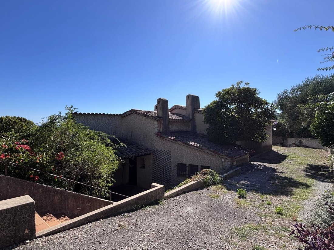 Villa in Brusquet-Retenaou-Devens, Vallauris, France 2 - 16466540