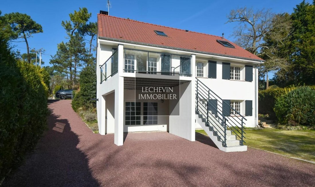 Villa in Zone Industrielle-Forêt, Le Touquet-Paris-Plage, France 2 - 15408433
