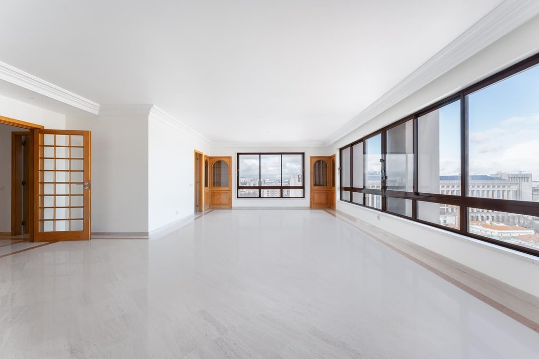 Apartment in Avenidas Novas, Lisbon, Portugal 2 - 16466473