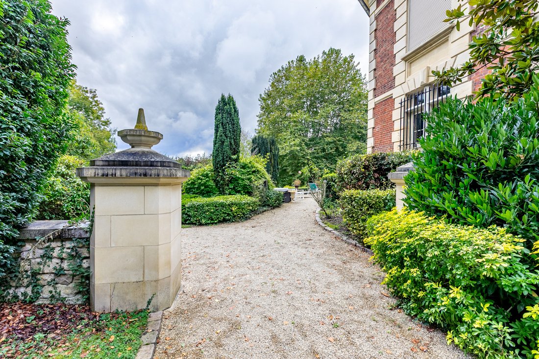 Estate in Gouvieux, Hauts-de-France, France 4 - 16467784