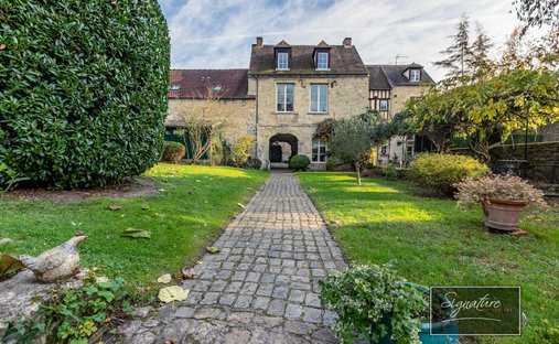 House in Senlis, Hauts-de-France, France 1